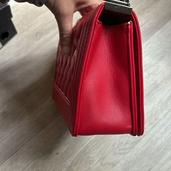 Red Padlock Medium Shoulder Bag - Picture 6 of 10